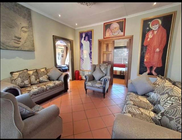 4 BEDROOM HOUSE FOR SALE IN DALPARK EXT 1
